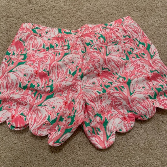 Lily Pulitzer scalloped shorts - Picture 2 of 3